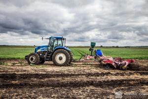 Українські фермери розпочали посівні роботи