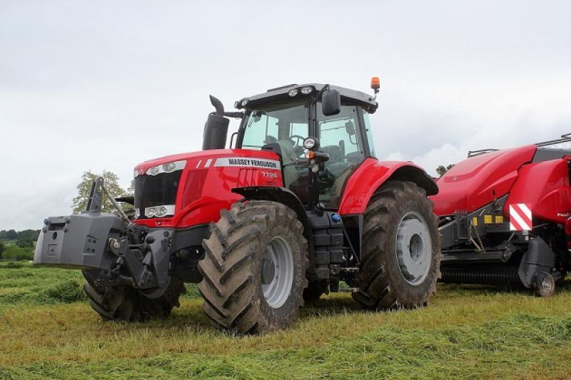 На Вінничині вже придбали 2 трактори Massey Ferguson