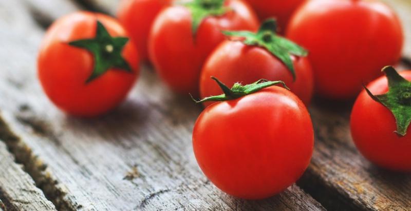 Сезон тепличних томатів розпочався зі значно вищих цін, ніж торік