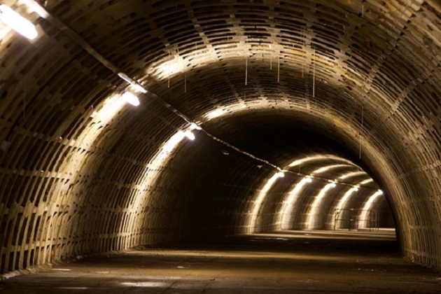 Один з тунелів під Північним Клепхемом, перетворений на вертикальну ферму