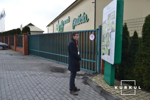 Другий пункт подорожі — завод соків Galicia. Вести фотозйомку заборонено
