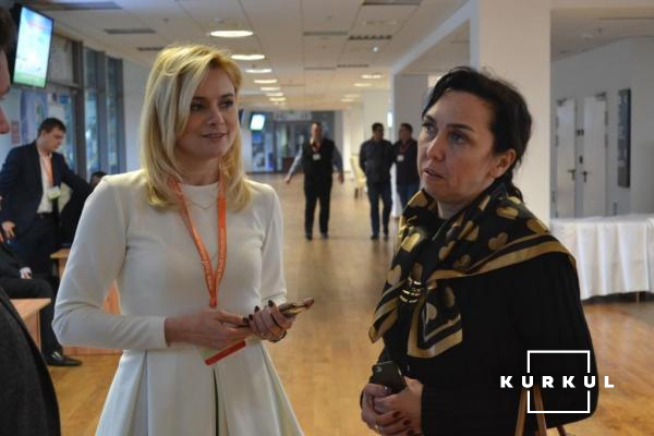 Наталія Хмиз та керівник оргкомітету форума Agroport-2015 Ірина Дядченко