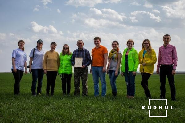 Команда АгроЕкспедиції «Посівна 2016» з представниками «Захід Агропродукту»