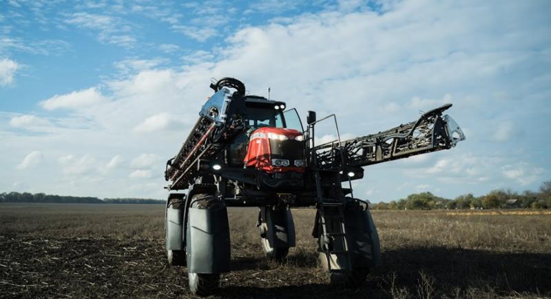 Обробляє до 14 тисяч га за рік — відгук фермера про Massey Ferguson 535R