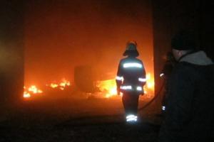 Пожежа знищила два трактори, комбайн і сівалку