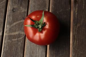 У Чехії вирощують томати на теплі від майнінгу криптовалют