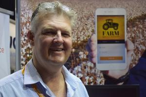 Розробник мобільного додатку Farm Service Manager Девід Рікардо