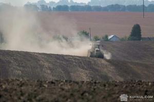 Нестача вологи на полях ускладнила осінню посівну на Чернігівщині