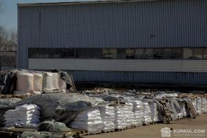 Вперше в Україні промаркують склади з непридатними пестицидами