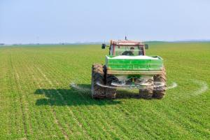 Зміни в законі про добрива в Німеччині загрожують місцевим фермерам