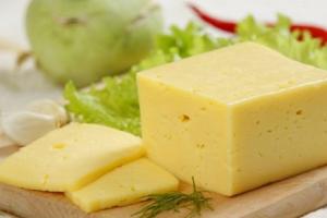 Білоруси заробили $15 млн на незаконному постачанні українських сирів до Росії