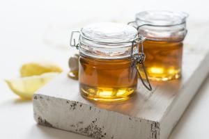 На Закарпатті виготовляють унікальні лікарські препарати з меду