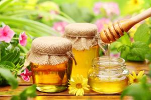 Майже 50% українців купують мед через маркет-плейси