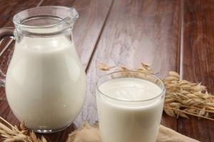 Виробництво молока продовжує знижуватися