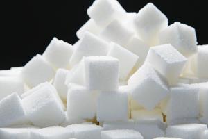 В Україні знижуються ціни на цукор