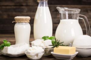 Необхідно ввести квоти на імпорт молочних продуктів до України — думка