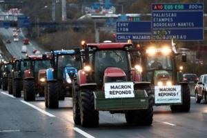 Французькі фермери влаштували протест проти політики Макрона
