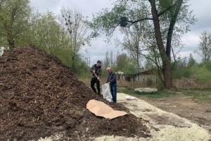 На Львівщині безкоштовно роздають органічне добриво