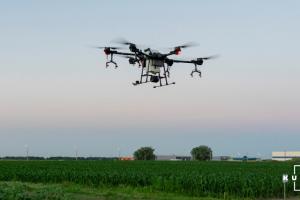 На Digital Field показали, як фермер може зекономити завдяки дронам