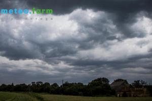 Україну охоплять короткочасні опади — прогноз погоди