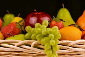 Україна збільшує імпорт свіжих фруктів та ягід