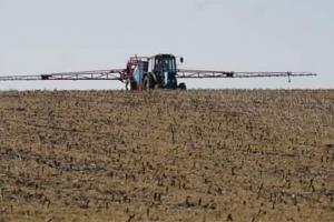 На Харківщині підживлюють озиму пшеницю в екстремальних умовах