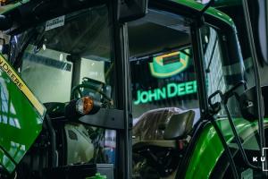 John Deere презентував новий трактор зі збільшеним кліренсом
