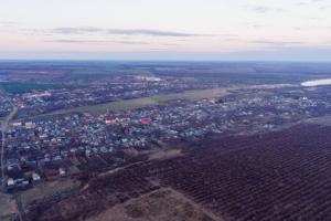 На Київщині іноземець придбав сільгоспземлю за фіктивним договором