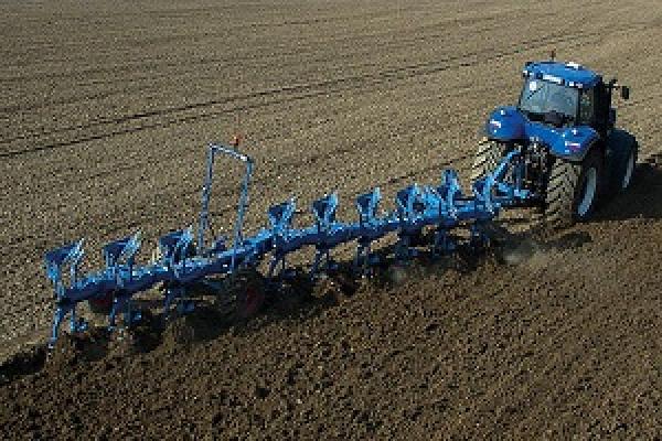 LEMKEN випустила новий напівпричіпний оборотний плуг