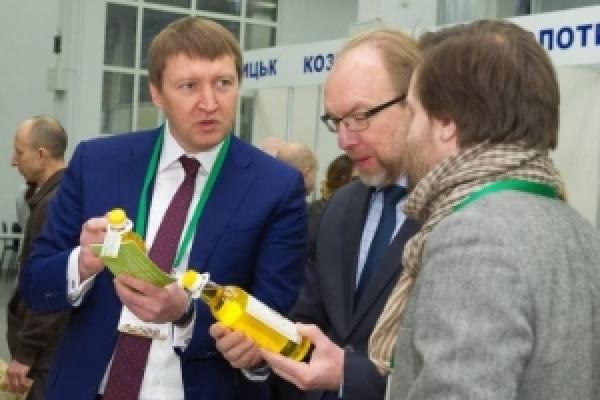 Під час конгресу представили органічне морозиво, мед та чай