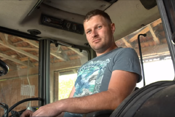 Фермер з Німеччини, що задобрював своє поле вихлопними газами