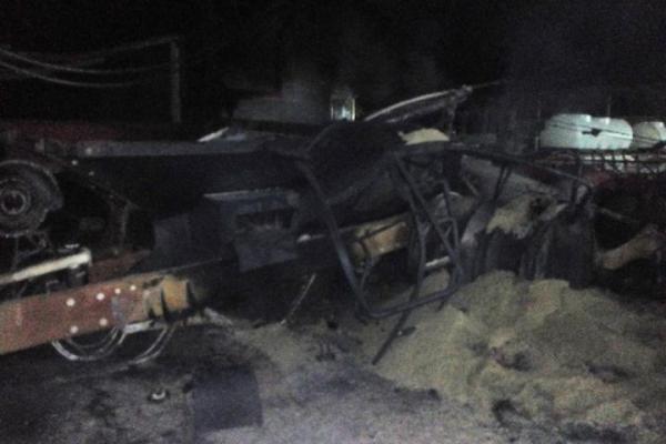 На Миколаївщині невідомі спалили сільгосптехніку