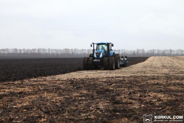 На Львівщині сільський голова за підробленими документами виділив дружині 1,5 га землі


