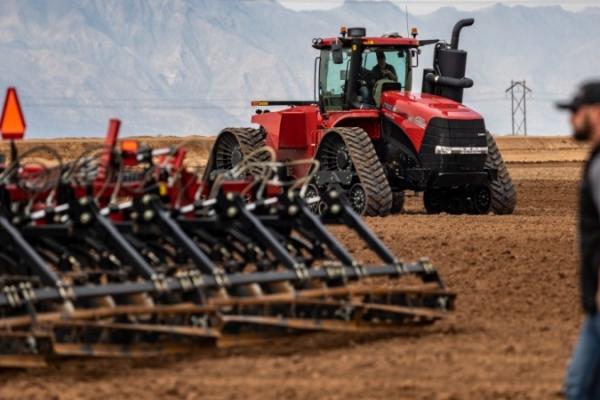 Імпорт сільгосптехніки в Україну скоротився на третину