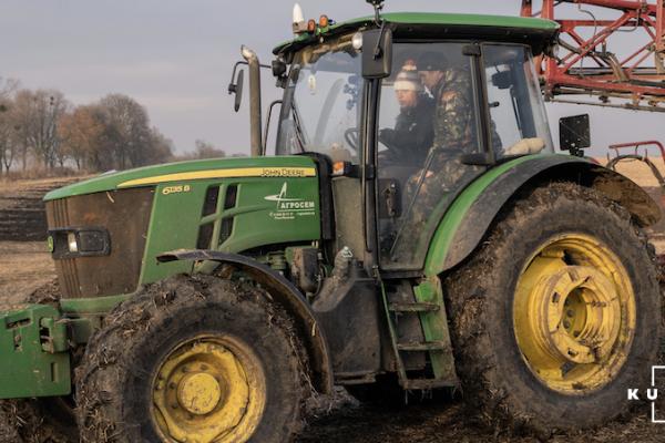 В Україні стартували онлайн-курси трактористів та комбайнерів