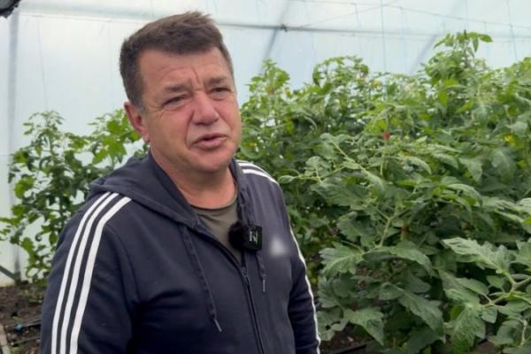 Фермер будує на Хмельниччині теплиці за херсонською технологією