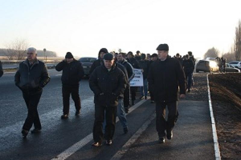 На автомагістралі Київ-Харків аграрії провели акцію протесту