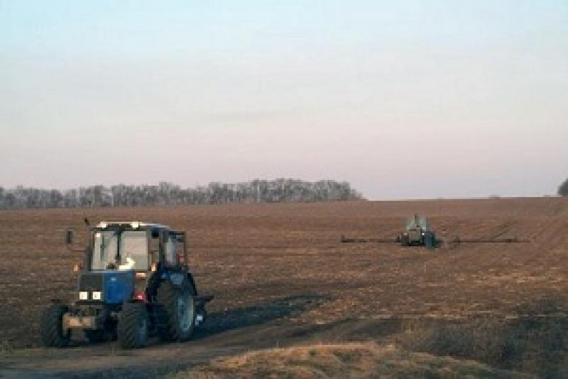 Київські аграрії підготували на посівну 11 тис. ґрунтообробних і посівних агрегатів