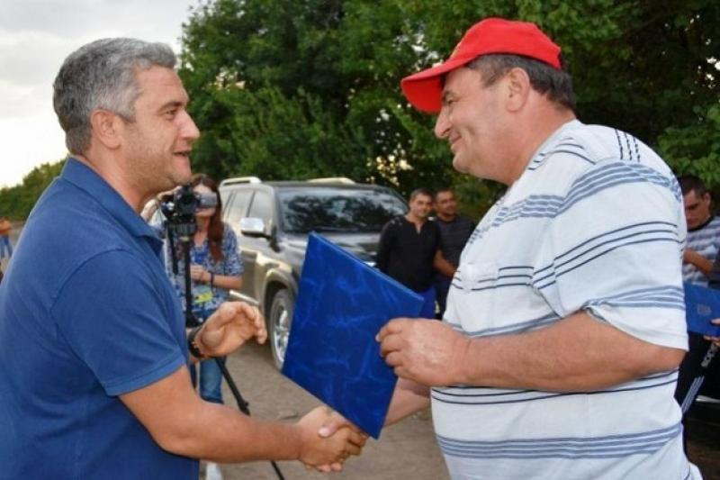 Працівники фермерського господарства отримали почесні грамоти обласної ради на Одещині