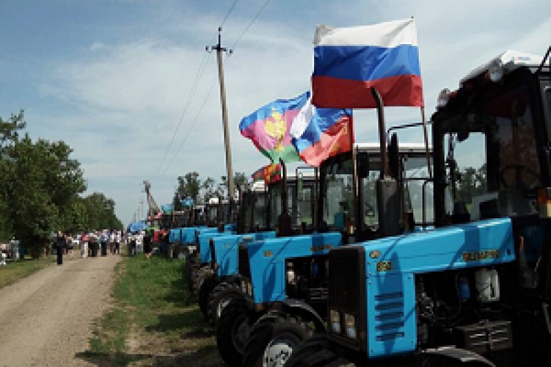 У Росії нападають на фермерів, що брали участь у тракторному марші