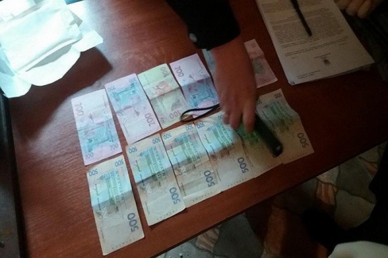 СБУ затримала на хабарі посадовця Державної інспекції сільського господарства у Львівській області