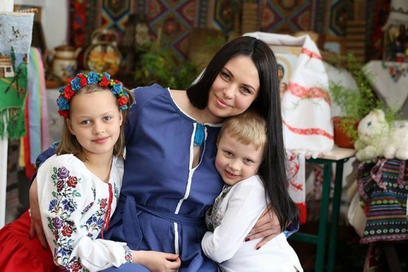 Голова ГО «Самооборона підприємців» Ольга Матвіїва з дітьми