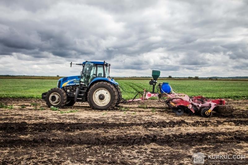 Українські фермери розпочали посівні роботи