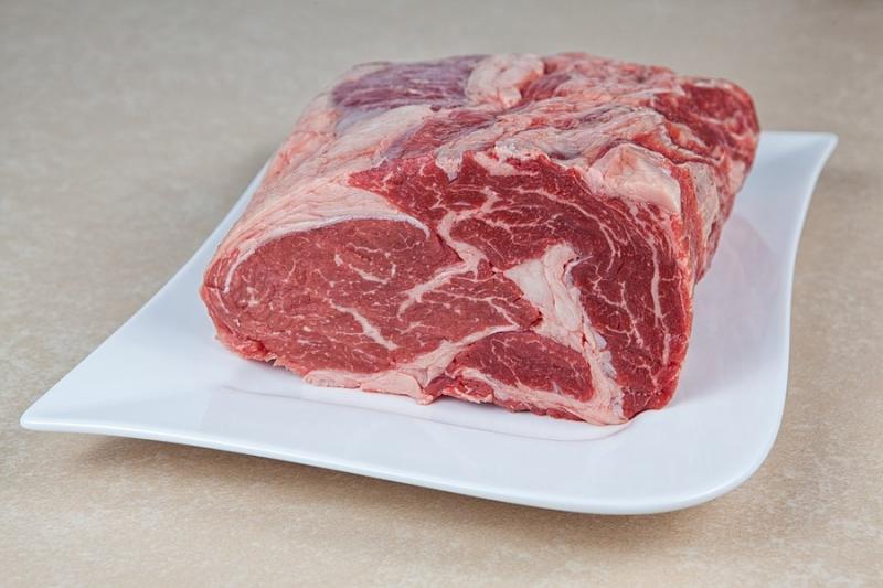 М’ясо подорожчає через зростання ціни на тваринницькі корми