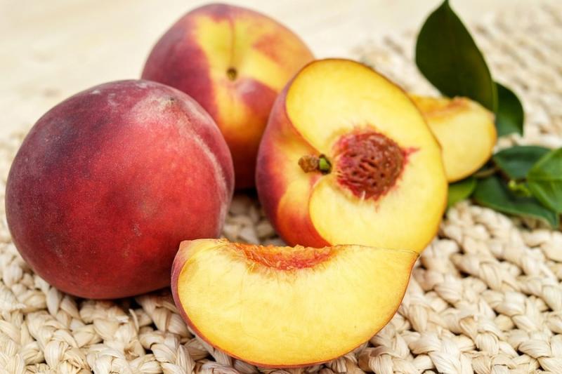Експерти розповіли, якими будуть ціни на персики 