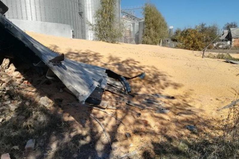 У Сумській області на елеваторі завалився силос з кукурудзою