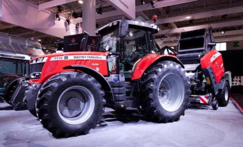 Машиною року на SIMA 2019 визнали трактор Massey Ferguson 7719 S