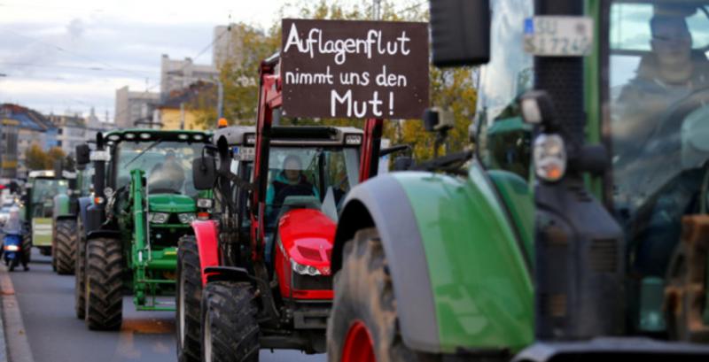 Німецькі фермери заблокували рух найбільшими містами країни