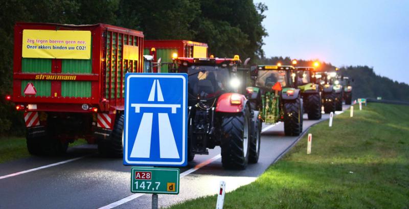 Протести фермерів та будівельників у Нідерландах паралізували рух країною