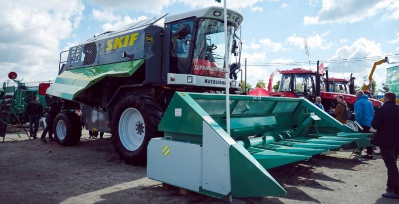В Україні підтримуватимуть вітчизняних виробників тракторів та комбайнів